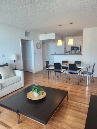 $4,000 | 1155 Brickell Bay Drive, Unit 1807, Miami, FL 33131