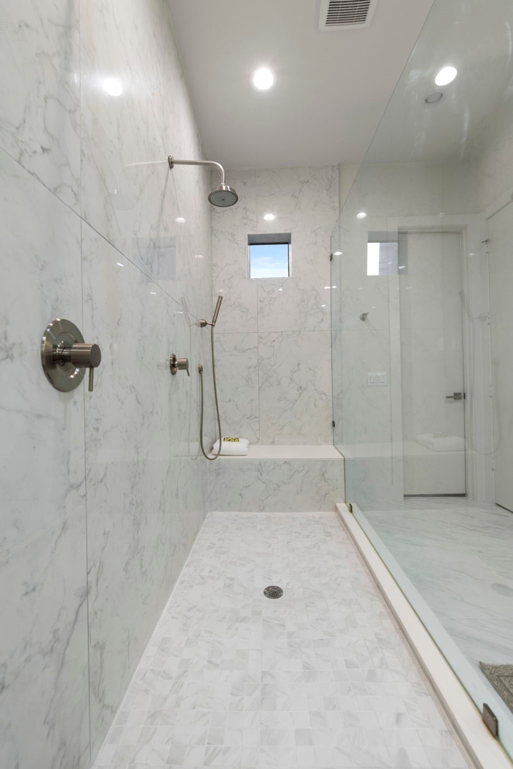 205 Portland Street Houston, TX 77006 - Photo 23 of 36 a bathroom with a shower