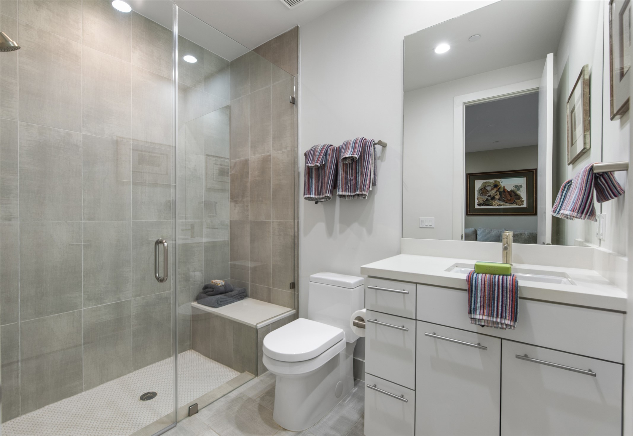 205 Portland Street Houston, TX 77006 - Photo 8 of 36 a bathroom with a sink toilet and shower