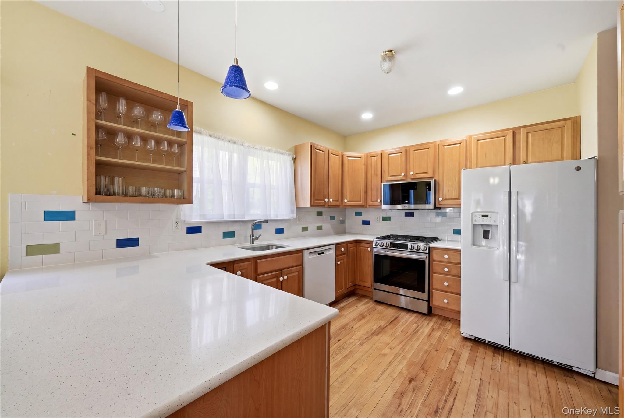 23 Sunflower Ridge Road Centereach, NY 11720 - Photo 7 of 29 Gallery Image 7