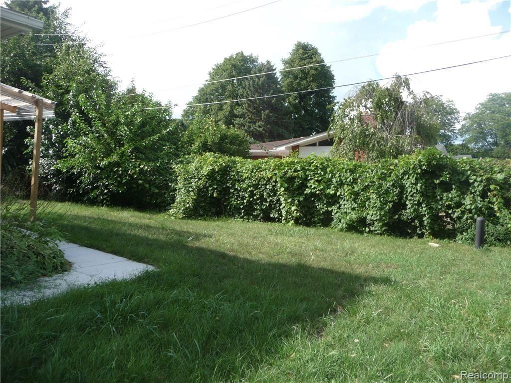 2805 Common Road Warren, MI 48092 - Photo 37 of 43