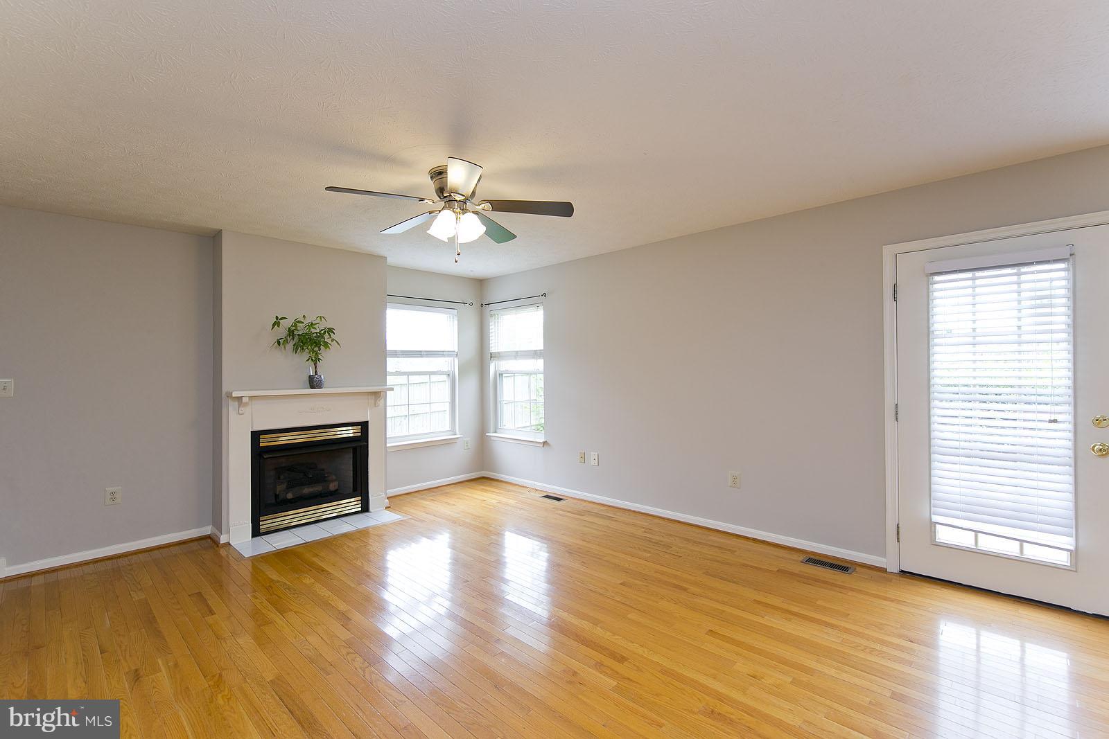 305 Goldenrod Road Winchester, VA 22602 - Photo 4 of 29 Family Room
