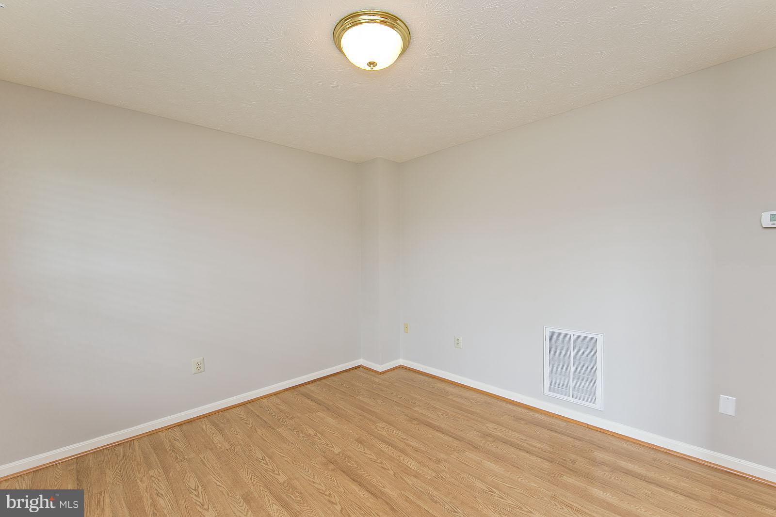 305 Goldenrod Road Winchester, VA 22602 - Photo 10 of 29 Living Room