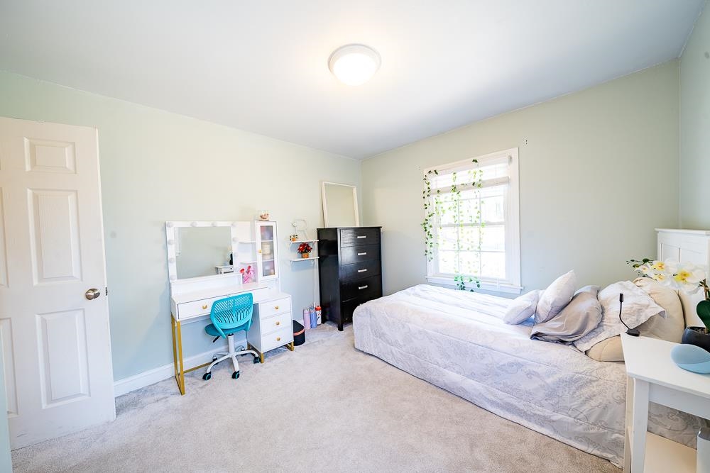 75 Hall Road Londonderry, NH 03053 - Photo 17 of 34