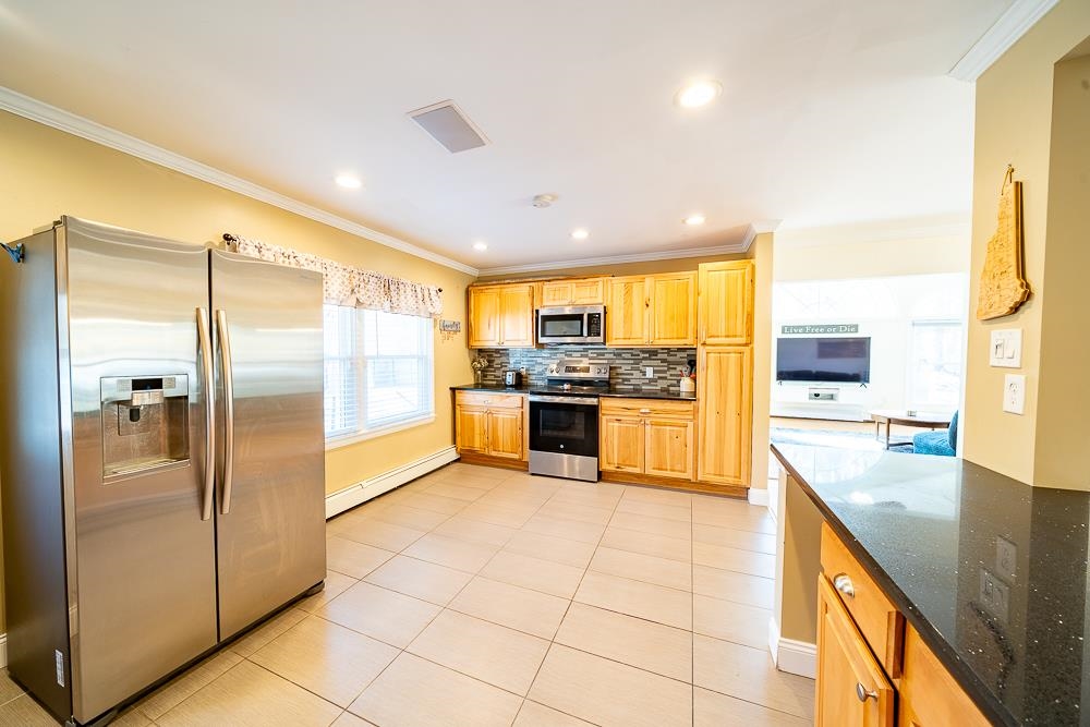 75 Hall Road Londonderry, NH 03053 - Photo 6 of 34