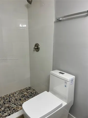 $1,900 | 666 West 81st Street, Unit 318, Hialeah, FL 33014