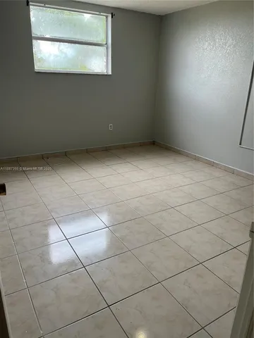 $1,900 | 666 West 81st Street, Unit 318, Hialeah, FL 33014