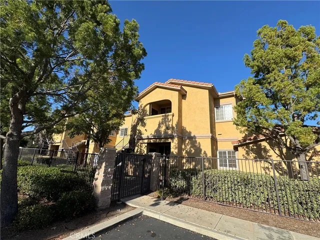 $2,600 | 41410 Juniper Street, Unit 121, Murrieta, CA 92562