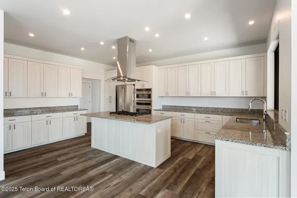 $1,255,000 | 14 Carmichael Loop, Pinedale, WY 82941