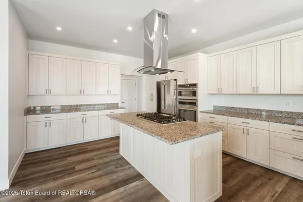 $1,255,000 | 14 Carmichael Loop, Pinedale, WY 82941