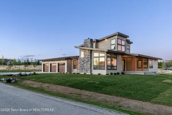 $1,255,000 | 14 Carmichael Loop, Pinedale, WY 82941