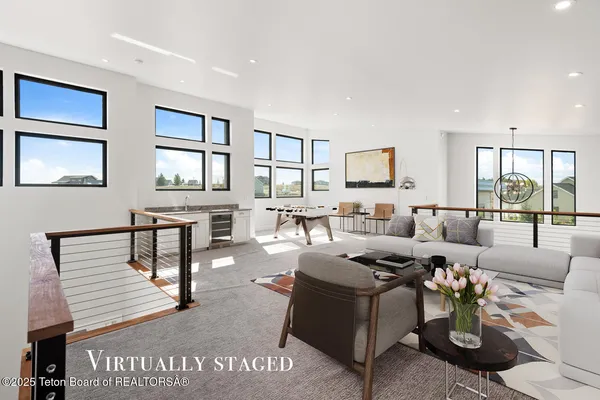 $1,255,000 | 14 Carmichael Loop, Pinedale, WY 82941