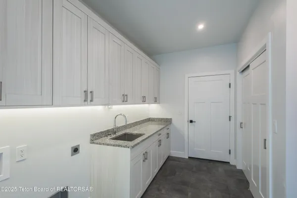 $1,255,000 | 14 Carmichael Loop, Pinedale, WY 82941