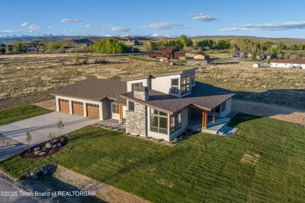 $1,255,000 | 14 Carmichael Loop, Pinedale, WY 82941