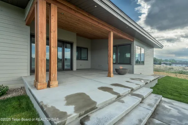$1,255,000 | 14 Carmichael Loop, Pinedale, WY 82941