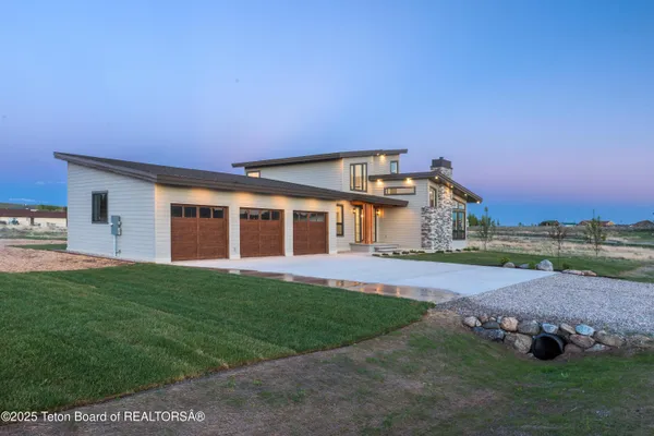 $1,255,000 | 14 Carmichael Loop, Pinedale, WY 82941