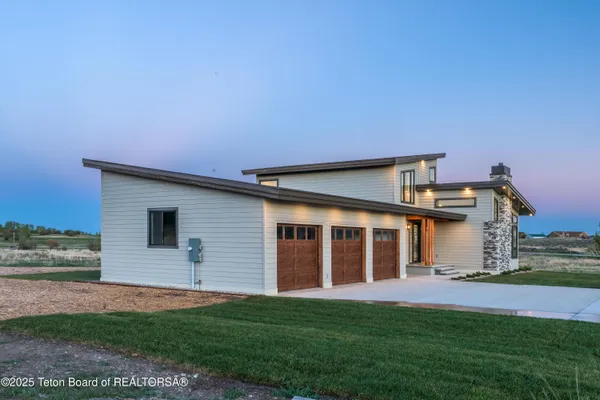 $1,255,000 | 14 Carmichael Loop, Pinedale, WY 82941
