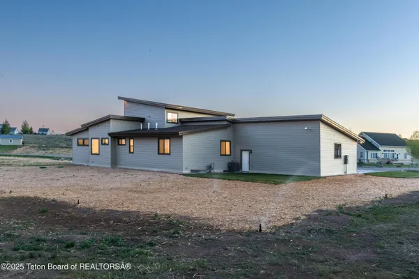 $1,255,000 | 14 Carmichael Loop, Pinedale, WY 82941