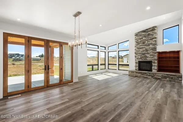 $1,255,000 | 14 Carmichael Loop, Pinedale, WY 82941