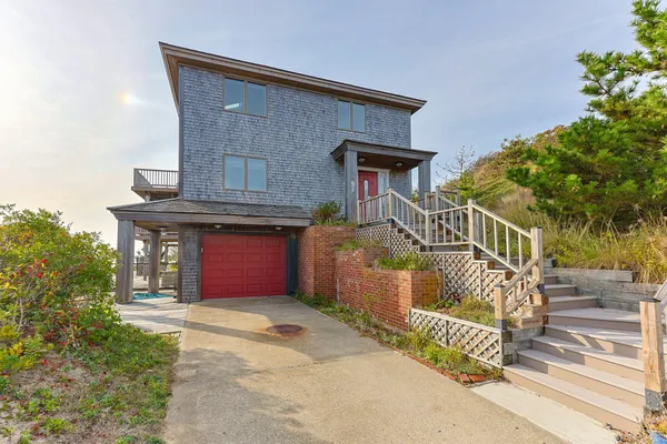 $3,200,000 | 52 Corn Hill Road, Truro, MA 02666