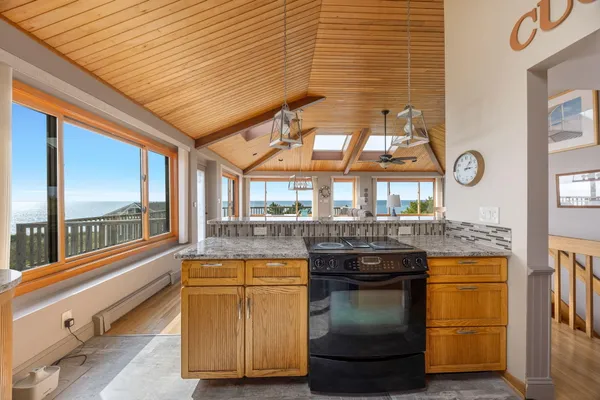 $3,200,000 | 52 Corn Hill Road, Truro, MA 02666
