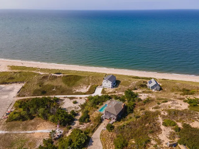 $3,200,000 | 52 Corn Hill Road, Truro, MA 02666