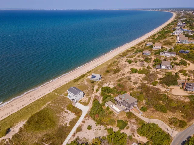 $3,200,000 | 52 Corn Hill Road, Truro, MA 02666