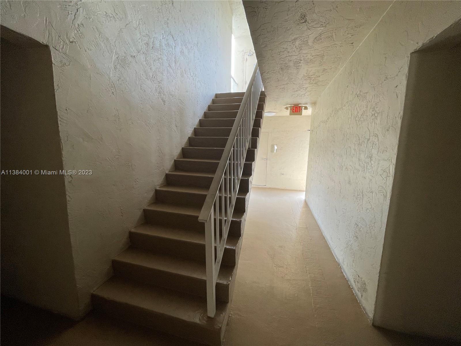 7765 Southwest 86th Street, Unit F2412 Miami, FL 33143 - Photo 35 of 53 a view of entryway