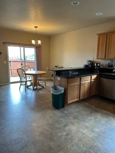 973 Win Way Eagle Point, OR 97524 - Photo 7 of 17 Kitchen Dining