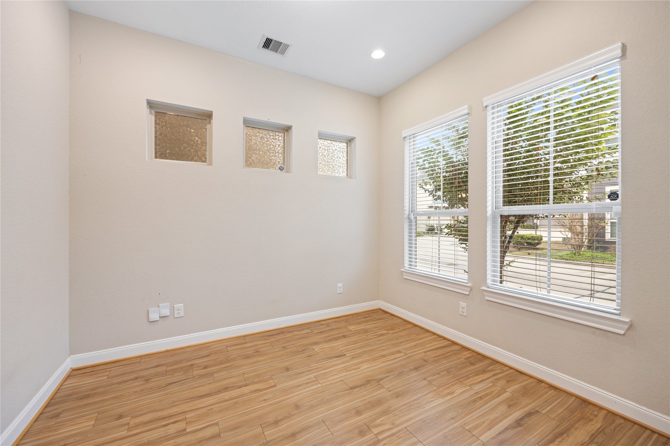 10408 Quiet Courtyard Road Houston, TX 77043 - Photo 14 of 24 Versatile study/den offering flexible use as a home office, dining space, or playroom