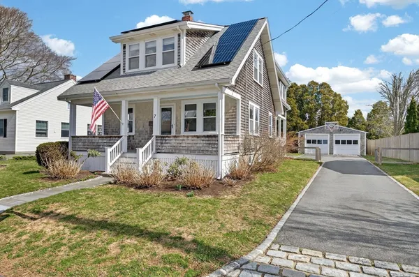 $1,095,000 | 7 Akin Street, Dartmouth, MA 02748