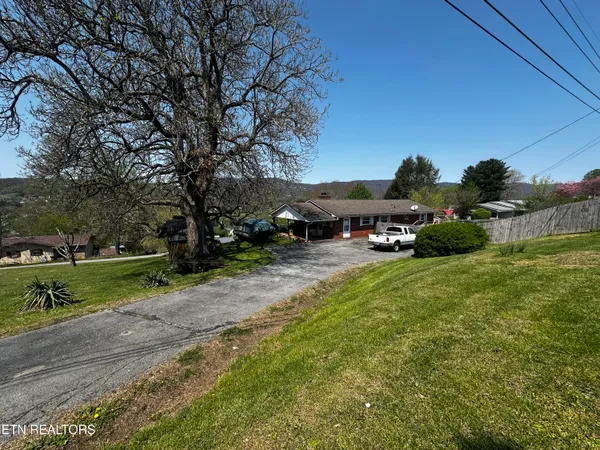 $300,000 | 169 Oxford Circle, Harrogate, TN 37752
