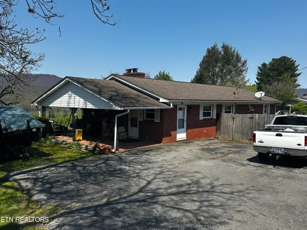 $300,000 | 169 Oxford Circle, Harrogate, TN 37752