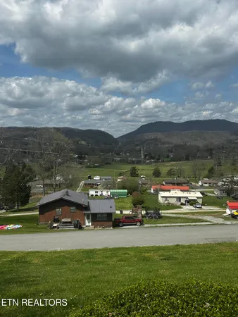 $300,000 | 169 Oxford Circle, Harrogate, TN 37752