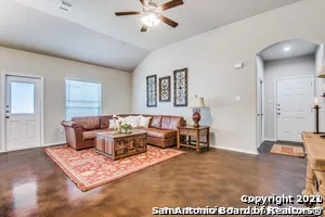 $1,350 | 1111 Renee Way, Seguin, TX 78155