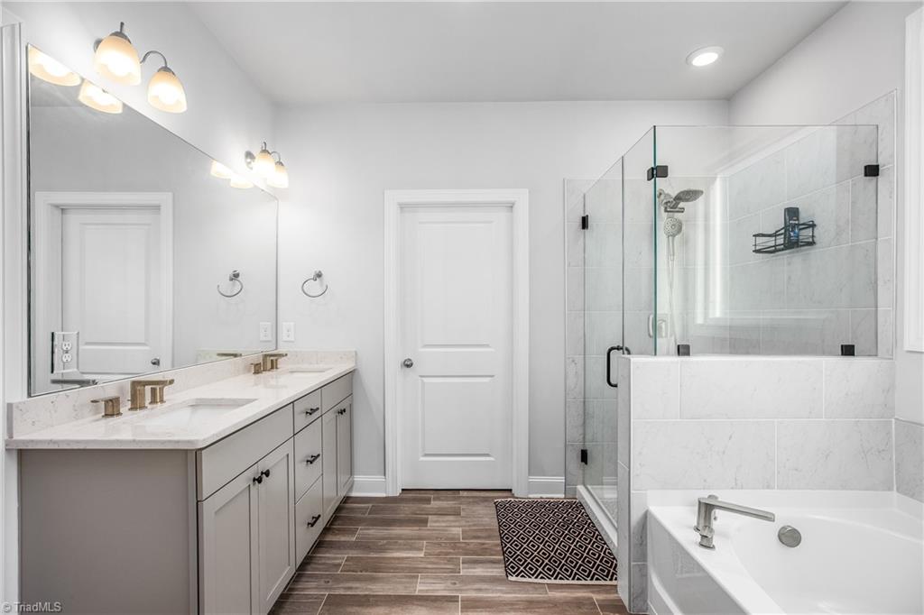 1345 Farmington Road Mocksville, NC 27028 - Photo 25 of 48 Primary Bath