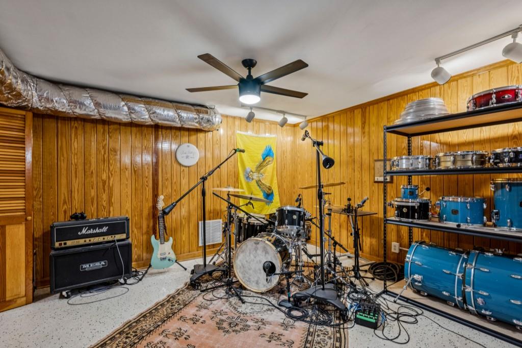 334 Luther Bailey Road Senoia, GA 30276 - Photo 52 of 67 a view of a room with gym equipment