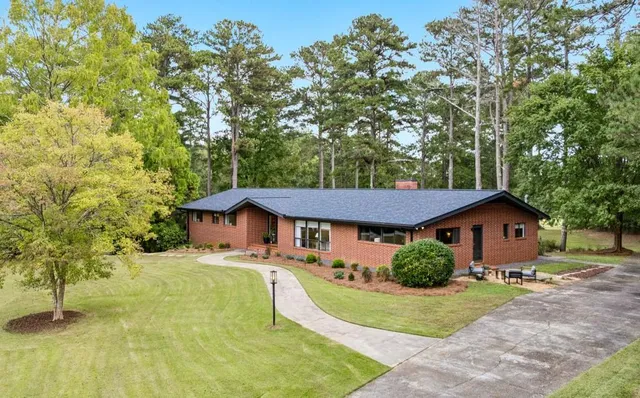 $999,900 | 334 Luther Bailey Road, Senoia, GA 30276