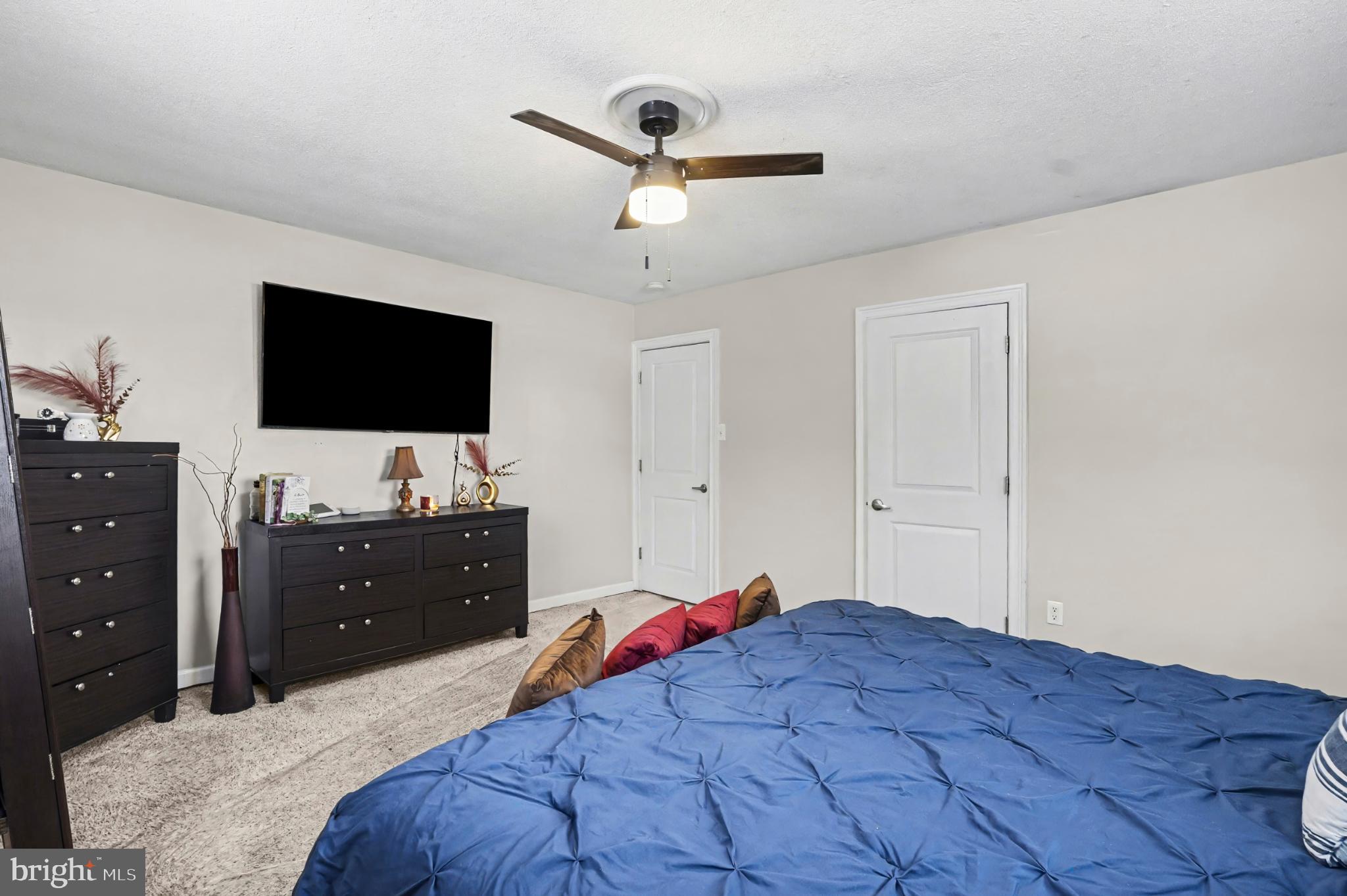 506 Norman Road York, PA 17406 - Photo 19 of 35 Modern bedroom with cozy ambiance.