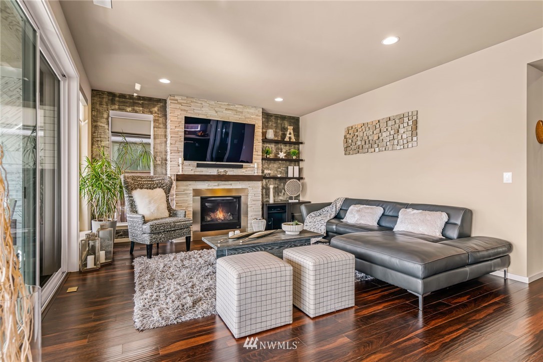 4116 170th Place Southeast Bothell, WA 98012 - Photo 6 of 39 Gallery Image 6