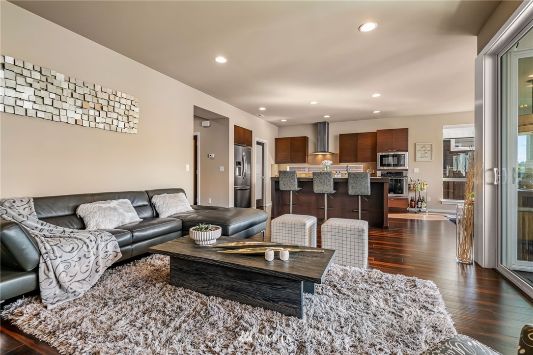 4116 170th Place Southeast Bothell, WA 98012 - Photo 8 of 39 Gallery Image 8