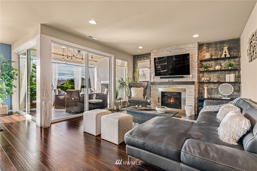 4116 170th Place Southeast Bothell, WA 98012 - Photo 10 of 39 Gallery Image 10