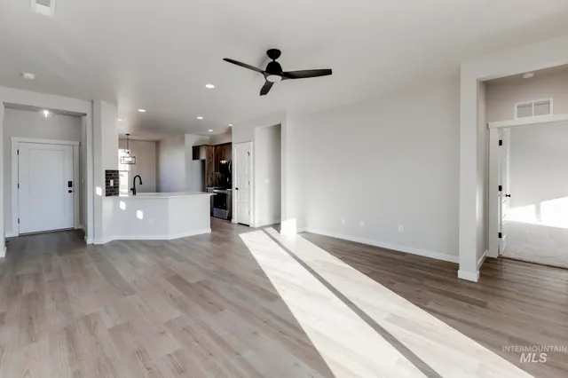 $429,990 | 10487 West Teratai Street, Star, ID 83669