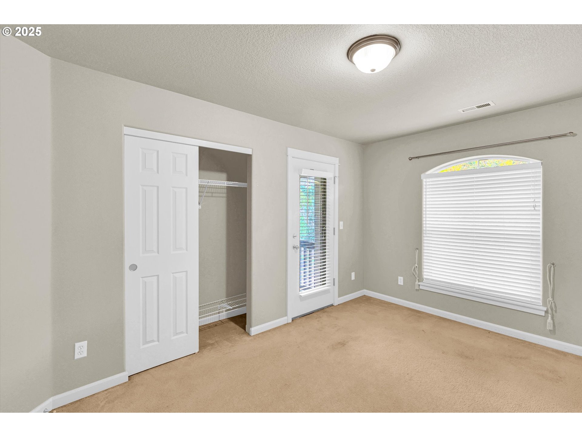 1892 Southwest Willowview Terrace Beaverton, OR 97003 - Photo 38 of 48 an empty room with windows