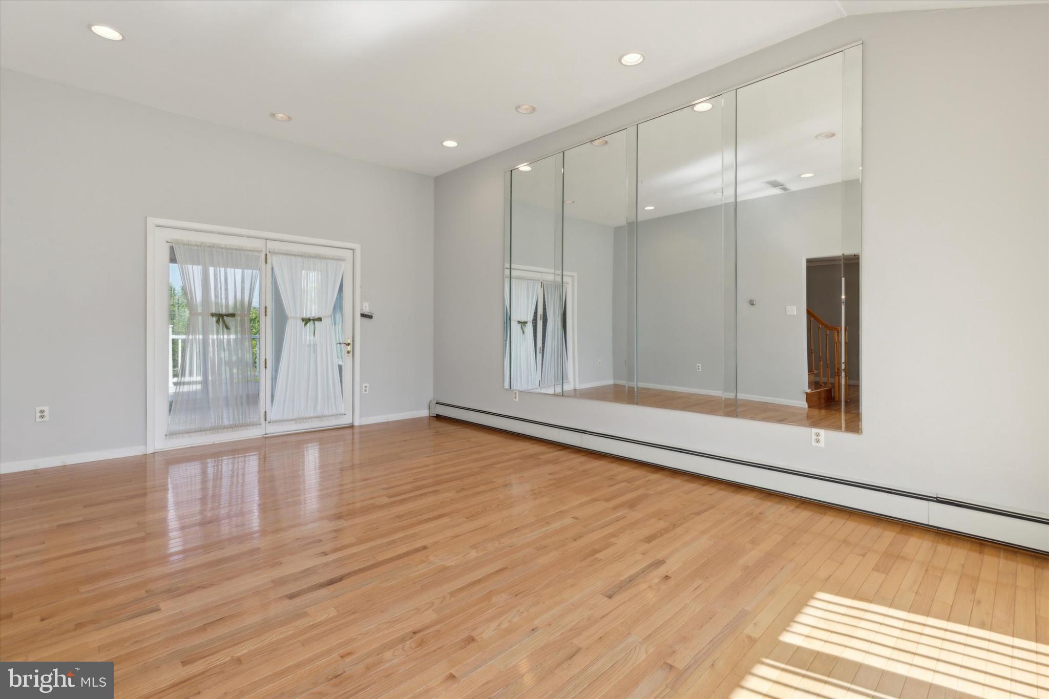 720 Caledonia Street Philadelphia, PA 19128 - Photo 3 of 25