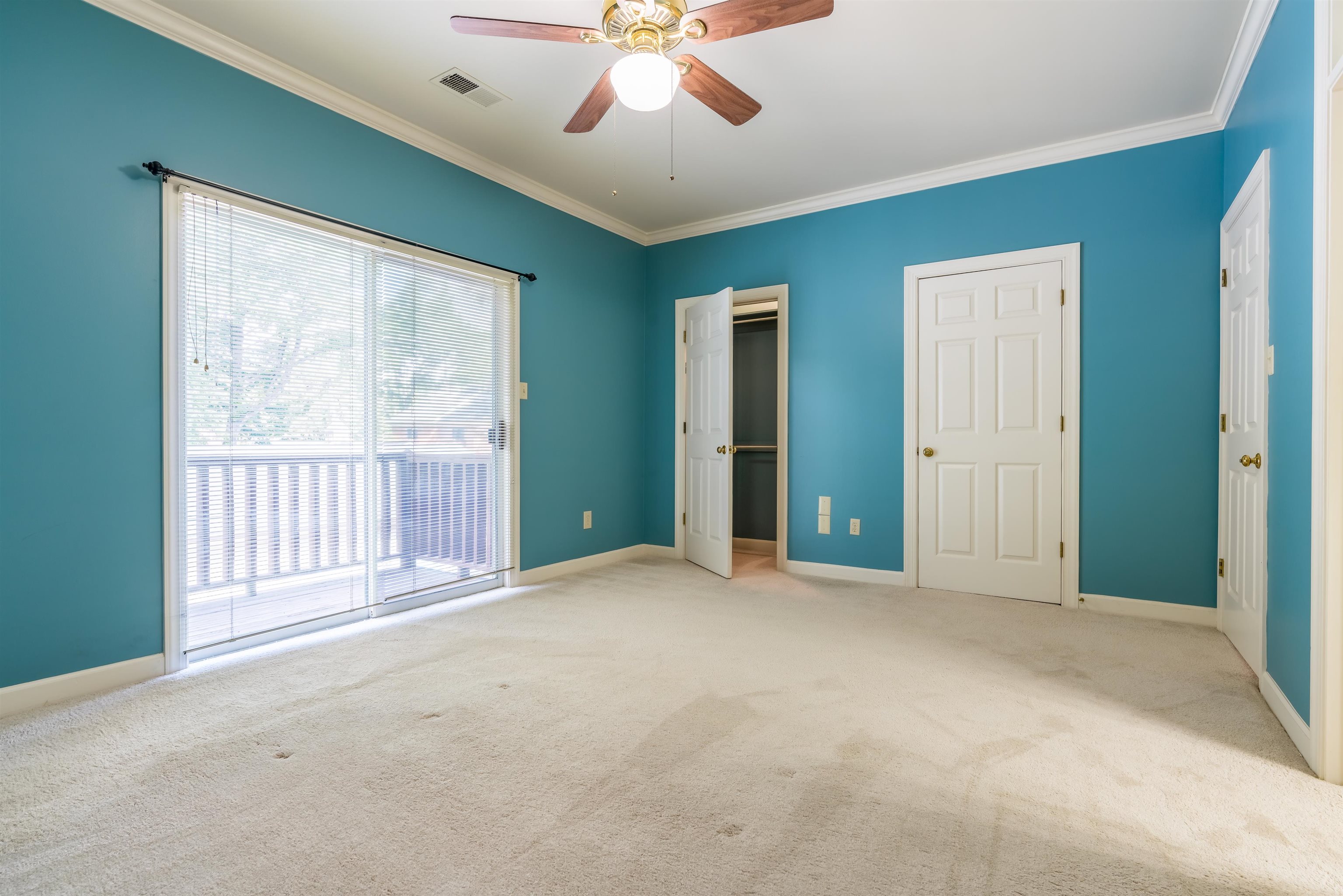 1657 Kimbrough Road, Unit 1657 Germantown, TN 38138 - Photo 18 of 25 an empty room with windows and closet