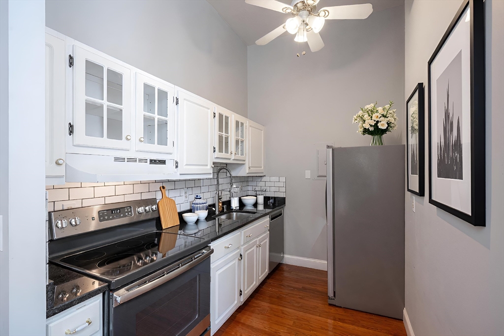 16 Balmoral Street, Unit 422 Andover, MA 01810 - Photo 5 of 34