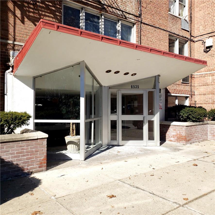 6535 Broadway, Unit 3A Bronx, NY 10471 - Photo 1 of 1 a view of a white building