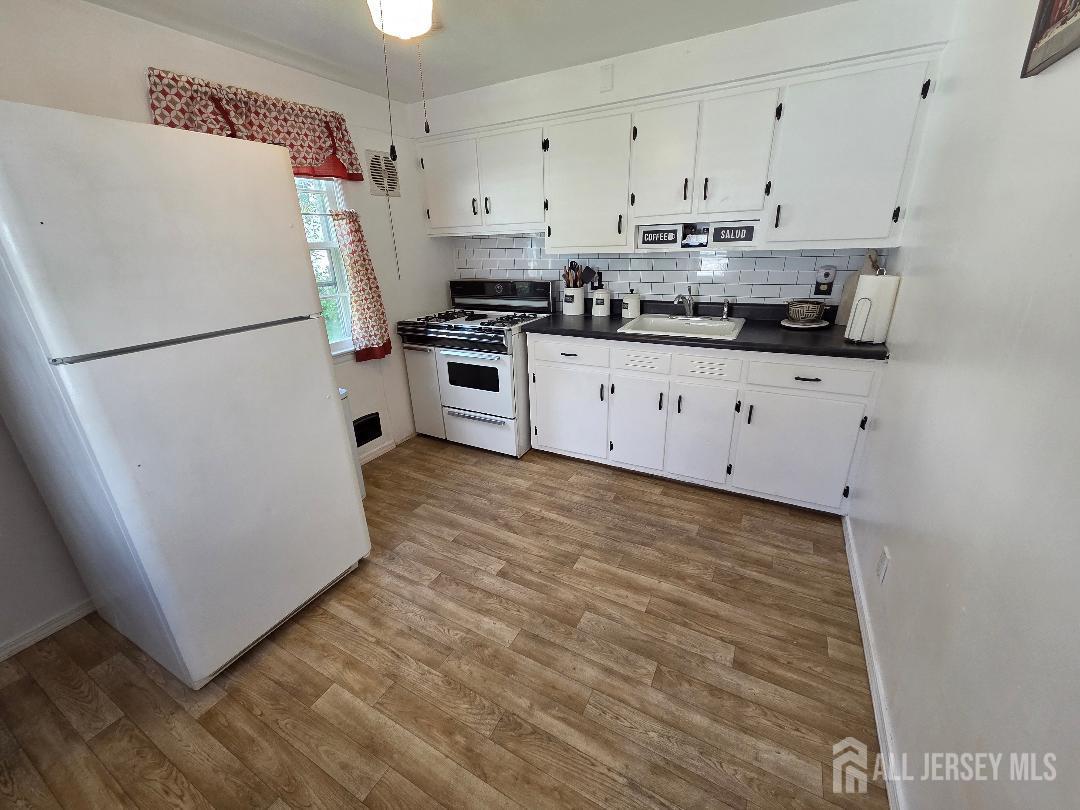 515 Cook Avenue Middlesex, NJ 08846 - Photo 8 of 16