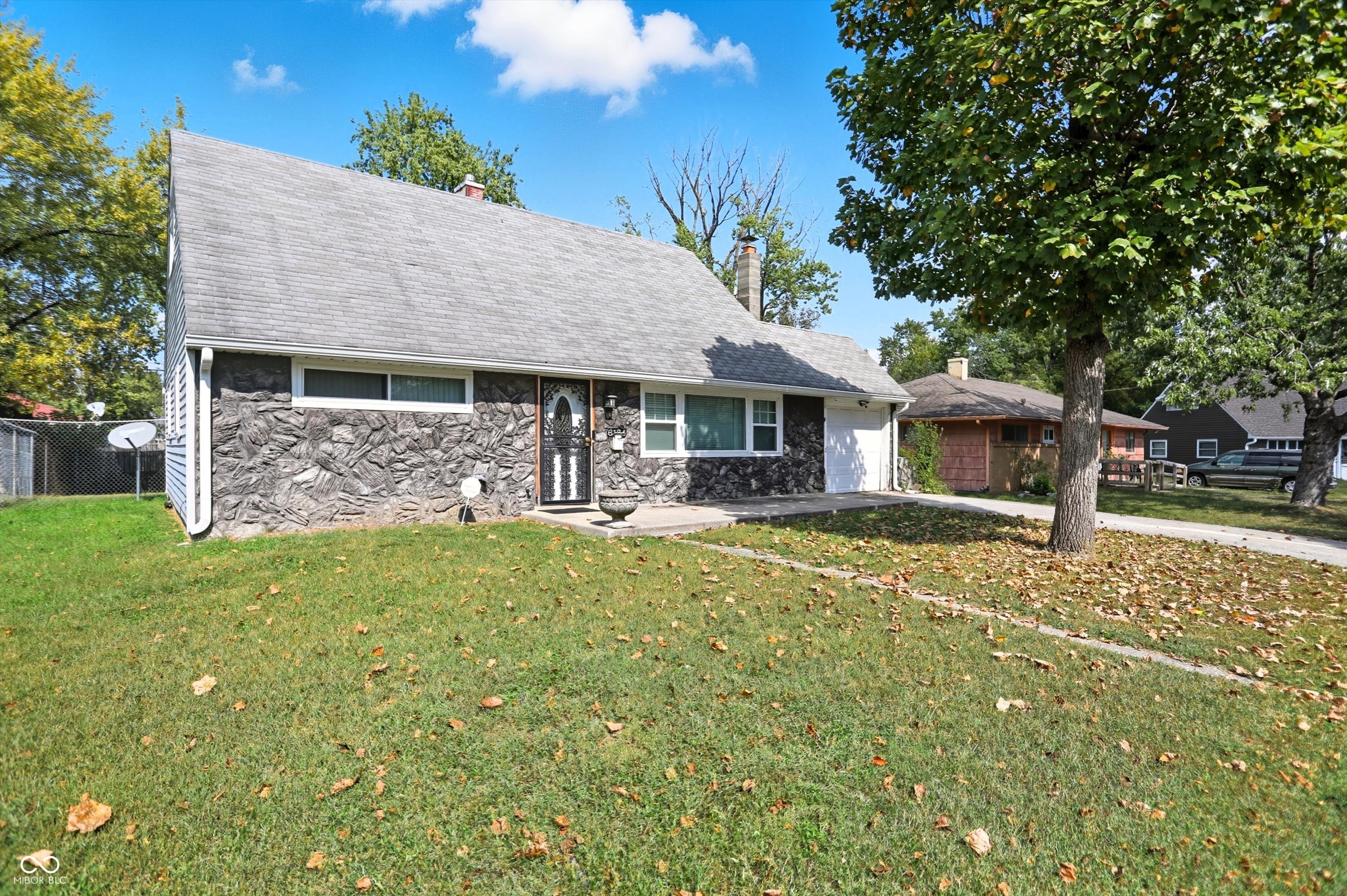 6134 Marilyn Road Indianapolis, IN 46226 - Photo 3 of 29